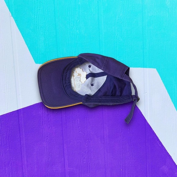 Vintage Cadbury's World Cap - Picture 4 of 4